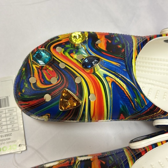 CROCS  Swirl design with Charms - Picture 4 of 5